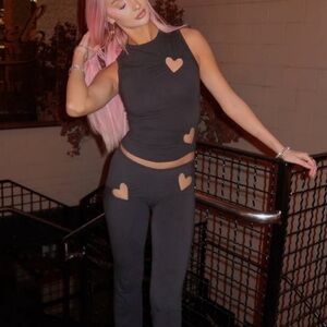 Skims heart shape set top medium bottoms small